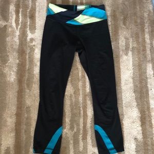 Lululemon Cropped Running Legging with Back Pocket
